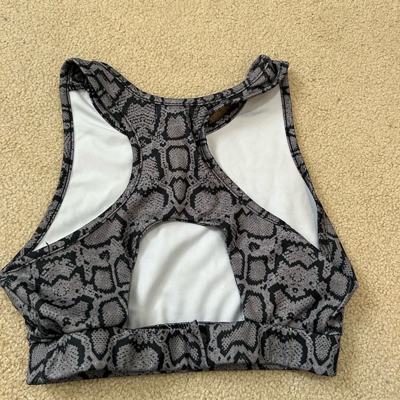 Printed active top - Picture 2 of 2